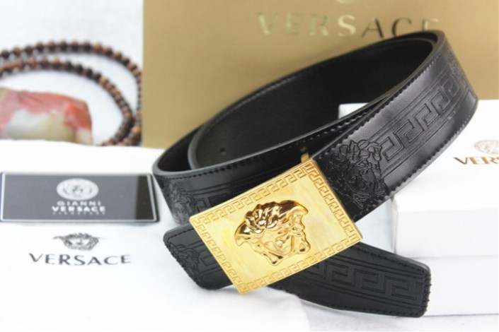 Thắt lưng da Versace được đánh giá rất tốt
